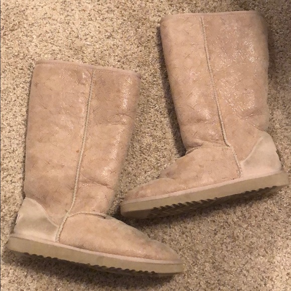 Mosaic Ugg Boots - Picture 2 of 8